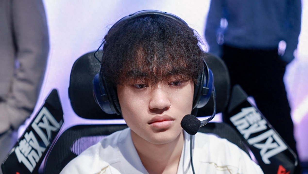 The biggest farce of the LPL is over! BLG is in a desperate situation, breaking three roads and almost overturning, and Knight makes frequent mistakes