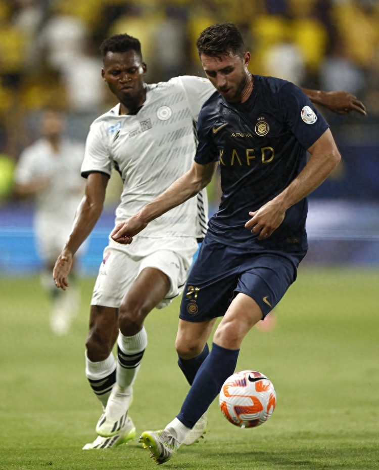 Riyadh Victory offers Laporte a price tag of 20 million euros The Premier League is interested in two European teams
