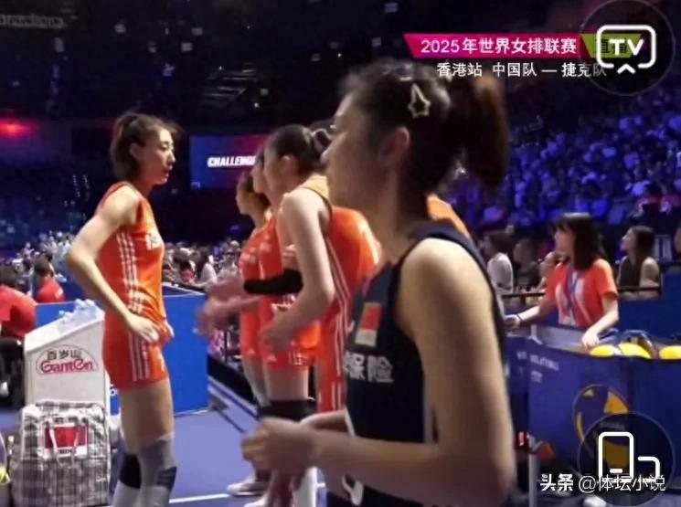 It's live! Chinese women's volleyball team VS Czech women's volleyball team, the real-time score came: won the first game 29-27